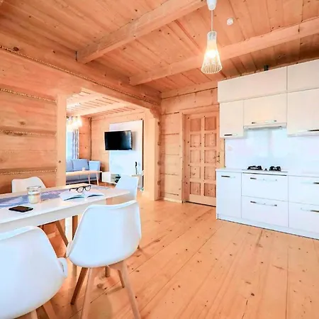 Apartment In With Kitchenette *